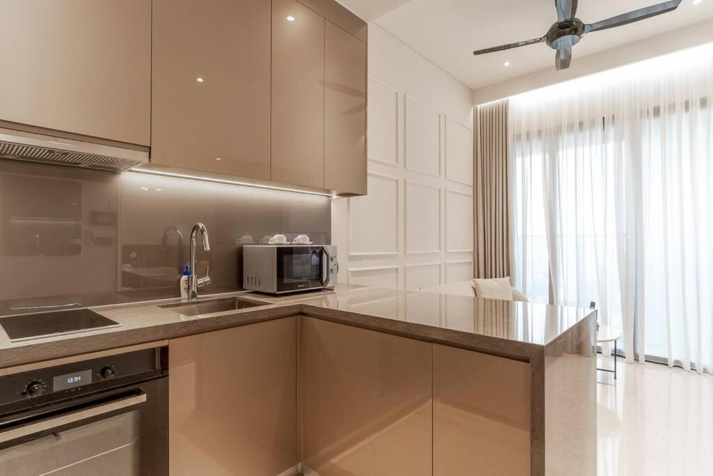 The Rixx Fabulous @ D1/jacuzzi/pool/gym Apartment Ho Chi Minh City