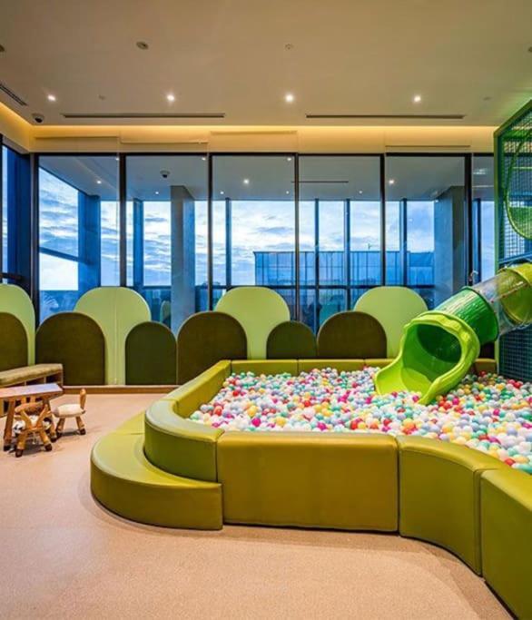 Căn hộ The Rixx Fabulous @ D1/jacuzzi/pool/gym TP. Hồ Chí Minh